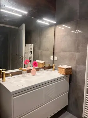 Salle de bains dans l'établissement Riviera Rêve, Antibes
