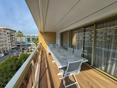 Balcon ou terrasse dans l'établissement LUXURY EQUINOX 3 Bedrooms
