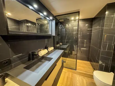 Salle de bains dans l'établissement LUXURY EQUINOX 3 Bedrooms