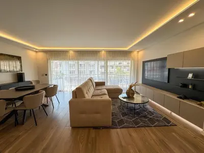 Cuisine ou kitchenette dans l'établissement LUXURY EQUINOX 3 Bedrooms