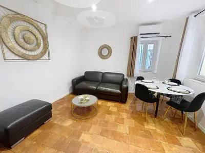 Coin salon dans l'établissement Duplex Cosy Viel Antibes