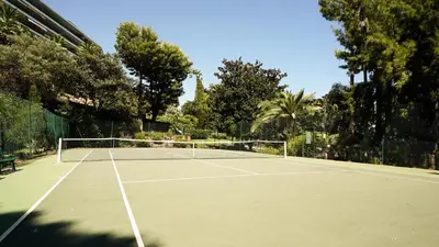 Tennis ou squash au sein de l'appartement ou à proximité