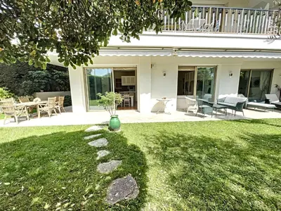 Jardin de l'établissement 3-bedroom apartment on La Croisette with garden