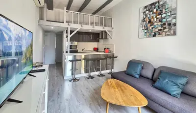 Cuisine ou kitchenette dans l'établissement LX154 Loft rénové lumineux - plein centre Cannes