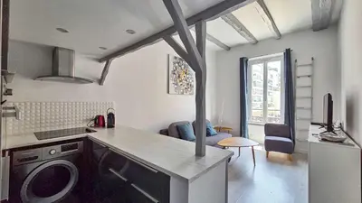 Cuisine ou kitchenette dans l'établissement LX154 Loft rénové lumineux - plein centre Cannes