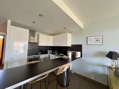 Cuisine ou kitchenette dans l'établissement Bijoux
