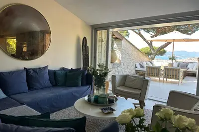 Coin salon dans l'établissement Cannes - Villa for rent - 2179