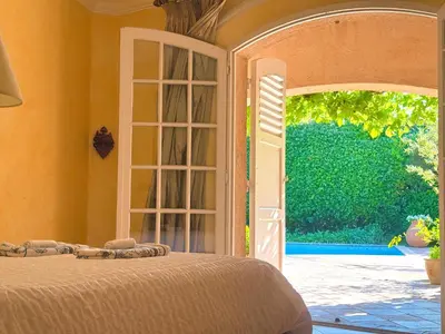 Un ou plusieurs lits dans un hébergement de l'établissement La Mauricette - Provençal House Mougins with Pool