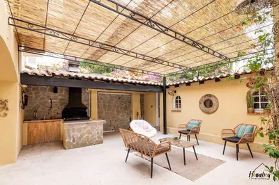 Terrasse ou espace extérieur de l'établissement Eden Housse Villa, pool, 2 min to beaches
