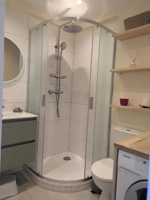 Salle de bains dans l'établissement Charming 2-room apartment in Cannes