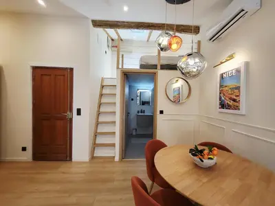 Plan de l'établissement Le Nid de Revennes - séjour cosy dans la vieille ville d'Antibes