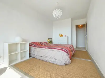 Un ou plusieurs lits dans un hébergement de l'établissement Beautiful apartment, sea view