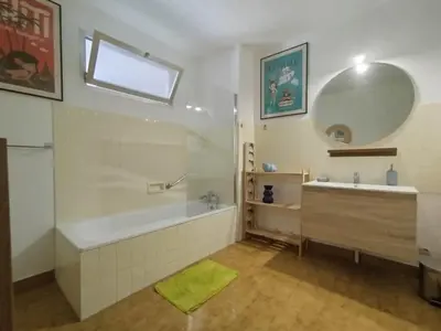 Salle de bains dans l'établissement Beautiful apartment, sea view