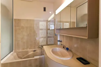 Salle de bains dans l'établissement REF 1233 - Cannes Croisette - Apartment for rent