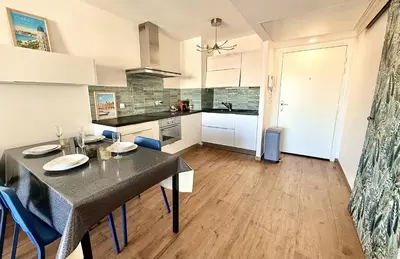 Cuisine ou kitchenette dans l'établissement les rives bleus