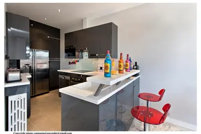 Cuisine ou kitchenette dans l'établissement REF 843 - Cannes Croisette - Sea view apartment for rent