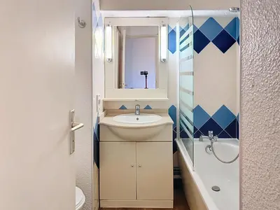 Salle de bains dans l'établissement Residences partenaire le tanit