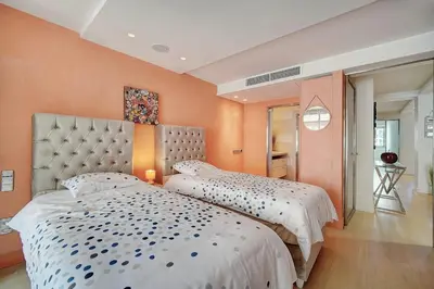 Un ou plusieurs lits dans un hébergement de l'établissement REF 1434 - Cannes Croisette - Sea view apartment for rent