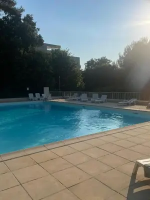Piscine de l'établissement Apartment with residential pool ou située à proximité