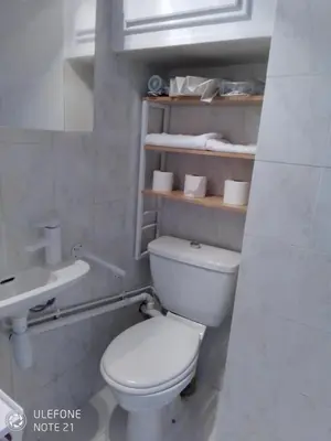 Salle de bains dans l'établissement Studio cosy proche des plages de Golfe Juan