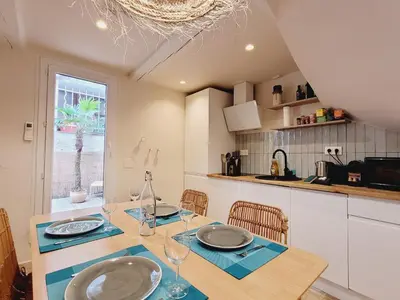 Cuisine ou kitchenette dans l'établissement La Maison de la Baume - Cocon à proche des plages