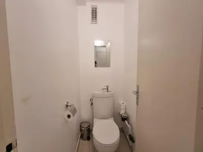 Salle de bains dans l'établissement Ferrié Plage Palais Cannes