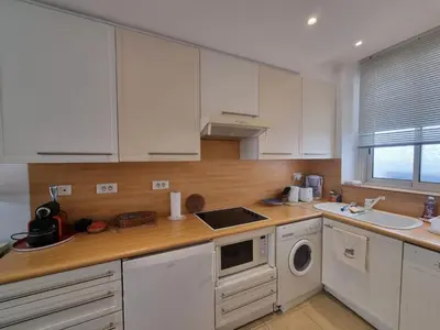 Cuisine ou kitchenette dans l'établissement Ferrié Plage Palais Cannes