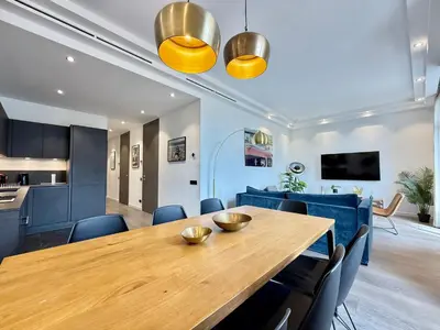 Télévision ou salle de divertissement dans l'établissement Carré d'Or - Luxueux - Vue mer