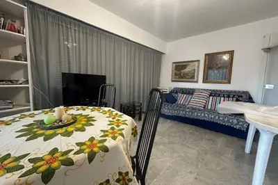 Télévision ou salle de divertissement dans l'établissement Charming corner 2 rooms of 51 m2 in Antibes