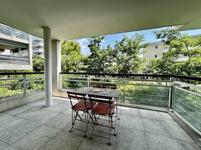Balcon ou terrasse dans l'établissement Appartement 2 pièces avec terrasse et garage à Antibes - FR-1-252-201
