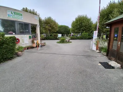 Plan de l'établissement Beautiful Mobile Home In Biot South Of France,Near Antibes