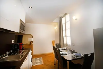Cuisine ou kitchenette dans l'établissement Princess Victoria Standing Presta