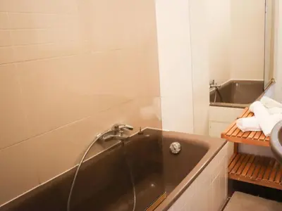 Salle de bains dans l'établissement Apartment Le Lerins by Interhome