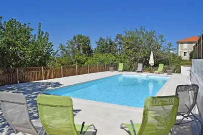 Piscine de l'établissement Villa Super Cannes avec vue mer ou située à proximité