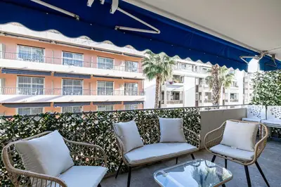 Balcon ou terrasse dans l'établissement Gorgeous apartment - Near Beach - 2BR-6p