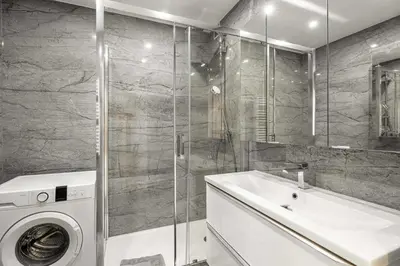 Salle de bains dans l'établissement Gorgeous apartment - Near Beach - 2BR-6p