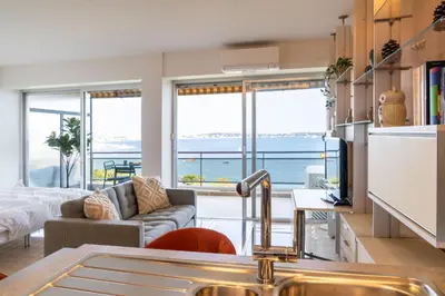 Cuisine ou kitchenette dans l'établissement La mirandole bleue, votre escapade face à la mer