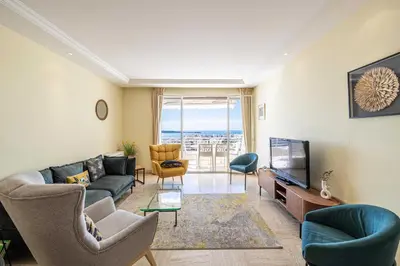 Télévision ou salle de divertissement dans l'établissement Flat -2BDR-4P - SEA VIEW