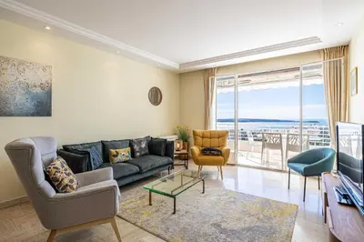 Coin salon dans l'établissement Flat -2BDR-4P - SEA VIEW