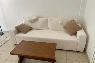 Coin salon dans l'établissement Le Niquet spacious 2-bedroom apartment in the heart of Antibes