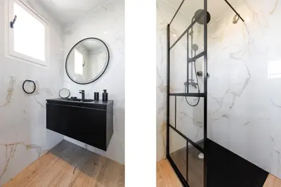 Salle de bains dans l'établissement SWEETY- IDEAL COUPLE Moderne 2P, vue mer, parking, clim