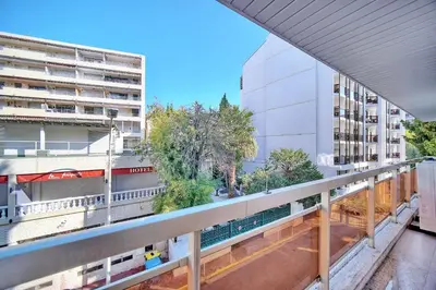 Balcon ou terrasse dans l'établissement REF 1442 - Cannes Center - Apartment for rent