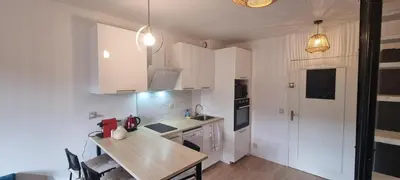 Cuisine ou kitchenette dans l'établissement Cigale du sud