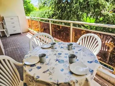 Balcon ou terrasse dans l'établissement Apartment Villa Lerins-8 by Interhome