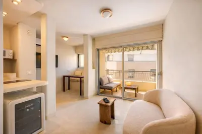Cuisine ou kitchenette dans l'établissement Caldera # Love Suite - Proche Croisette et Centre - Baignoire Duo