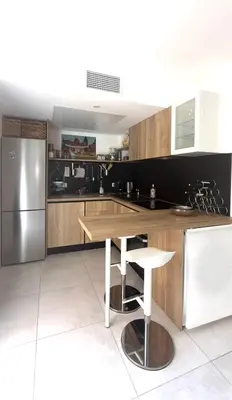 Cuisine ou kitchenette dans l'établissement Jardin Marenda - 2 Bedroom Flat with Idyllic Garden in Antibes Old Town - Stay In Antibes