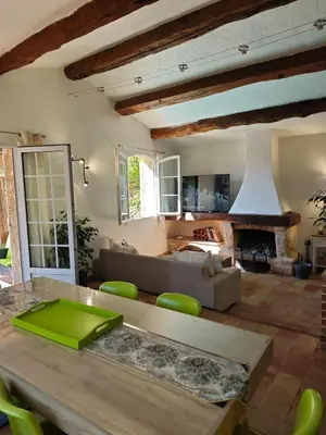 Coin salon dans l'établissement Provençal detached house and private pool