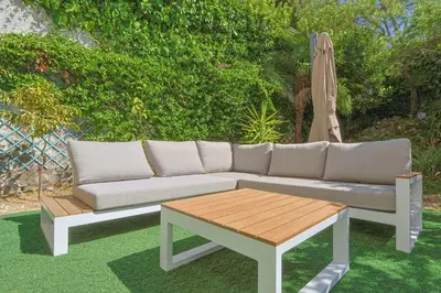 Jardin de l'établissement Le Val Joli by Winsome Destination