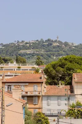 Vue générale sur la montagne ou vue sur la montagne depuis l'appartement