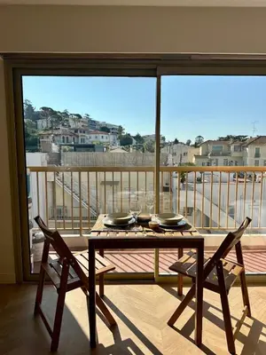 Balcon ou terrasse dans l'établissement Studio lumineux 5 minutes Croisette et rue Antibes